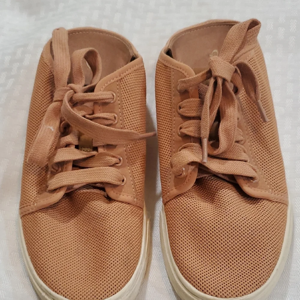 OluKai  Pehuea Li Lace-Up Shoes - Picture 9 of 13